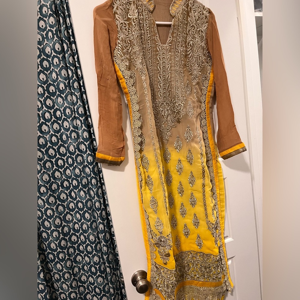 Yellow-brown suit